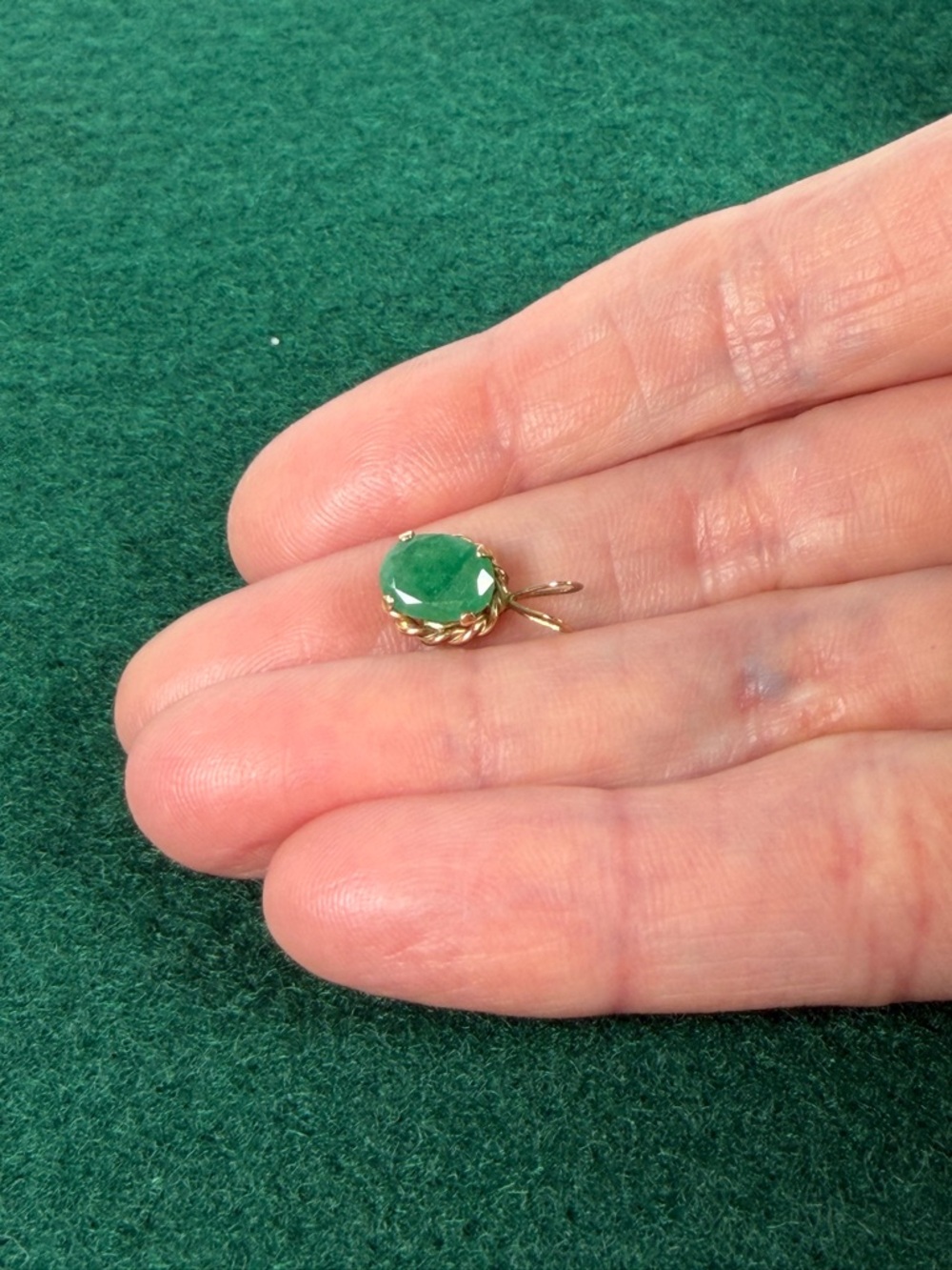 VINTAGE, 10K Gold Green Gemstone Pendant - Picture 6 of 12